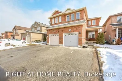 946 Sonoma Court, Mississauga, ON L5V 2L4