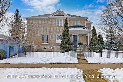 3180 Britanna Road W, Mississauga, ON L5M 6K7