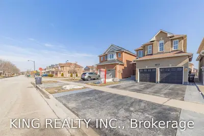 7193 Magistrate Terrace, Mississauga, ON L5W 1T6