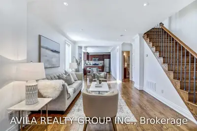 246 Campbell Avenue N, Toronto W02, ON M6P 3V6