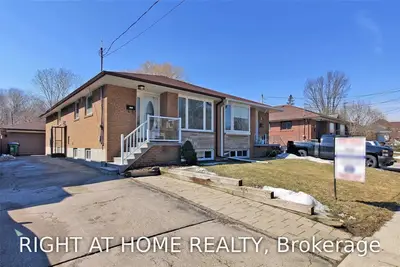 1564 Northmount Avenue, Mississauga, ON L5E 1Z1