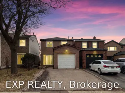 4430 Lee Drive, Mississauga, ON L4W 4A8
