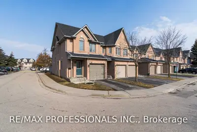 1292 Sherwood Mills Boulevard 78, Mississauga, ON L5V 2G8