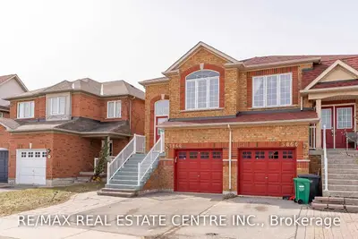5864 Delle Donne Drive, Mississauga, ON L5M 7A3