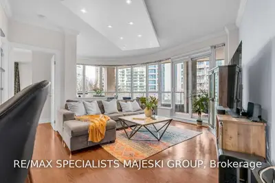 2087 Lake Shore Boulevard W 203, Toronto W06, ON M8V 4G3