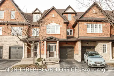 300 Ravineview Way 28, Oakville, ON L6H 1J1