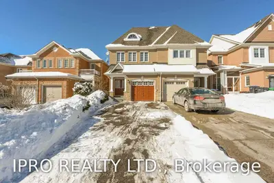 655 Dolly Bird Lane, Mississauga, ON L5W 1G9