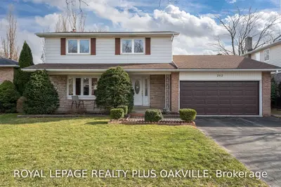 262 Sunset Drive, Oakville, ON L6L 3M4