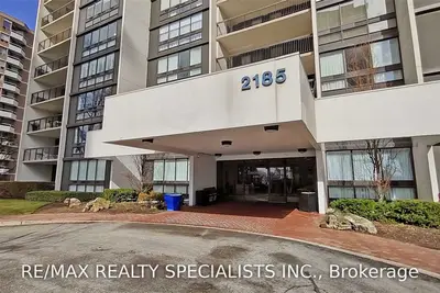 2185 Marine Drive 504, Oakville, ON L6L 5L5