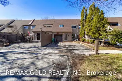 2593 Inlake Court, Mississauga, ON L5N 2M9