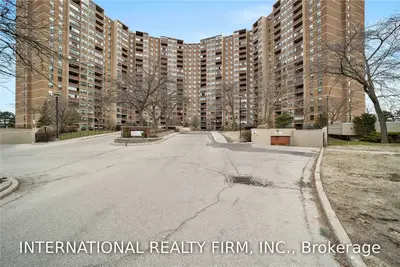 716 The West Mall Drive 1710, Toronto W08, ON M9C 4X6