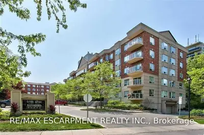 5188 Lakeshore Road 109, Burlington, ON L7L 1C2