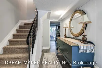 2651 Aquitaine Avenue #24, Mississauga, ON L5N 1V5