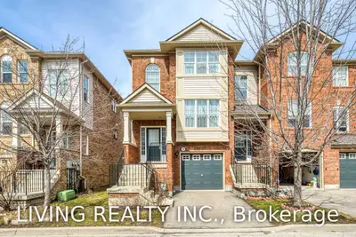 5980 Whitehorn Avenue 111, Mississauga, ON L5V 2Y5