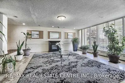 335 Driftwood Avenue Avenue 306, Toronto W05, ON M3N 2P3