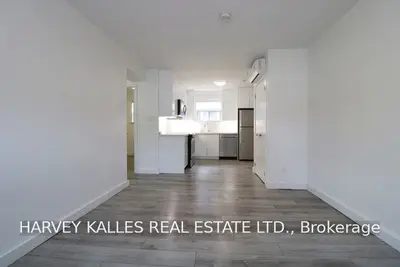4 Benson Avenue Unit 2, Mississauga, ON L5H 2P2