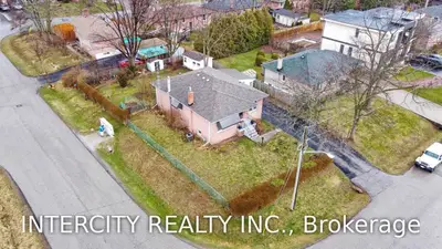 459 SAVILLE Crescent, Oakville, ON L6L 3T9