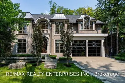 1389 Glenwood Drive, Mississauga, ON L5G 2W9