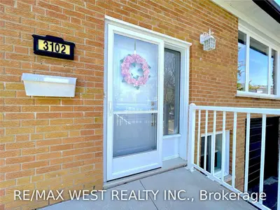 3102 Purnell Court, Mississauga, ON L4T 2J6