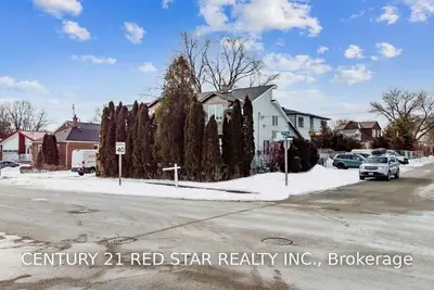 1186 Ogden Avenue, Mississauga, ON L5E 2H1