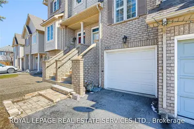 2050 Glenhampton Road, Oakville, ON L6M 3T9
