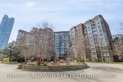 22 Southport Street 325, Toronto W01, ON M6S 4Y9