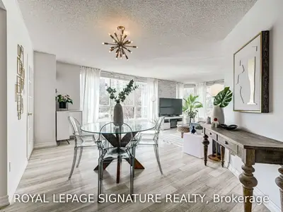 55 Elm Drive W 204, Mississauga, ON L5B 3Z3