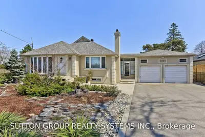 4247 Wilcox Road, Mississauga, ON L4Z 1C3