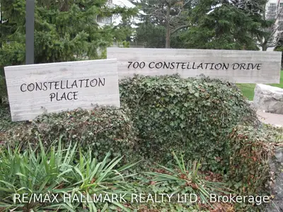 700 Constellation Drive 204, Mississauga, ON L5R 3G8