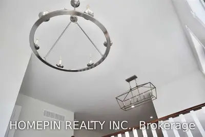5571 Brenchley Avenue, Mississauga, ON L5V 2H3