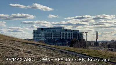 50 George Butchart Drive 912, Toronto W05, ON M3K 0C9