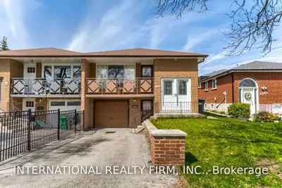 2393 Cashmere Avenue, Mississauga, ON L5B 2M7
