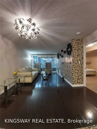 335 Rathburn Road W 1002, Mississauga, On L5b 0c8