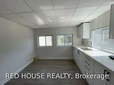 3013 Dundas Street W Upper, Toronto W02, ON M6P 1Z4
