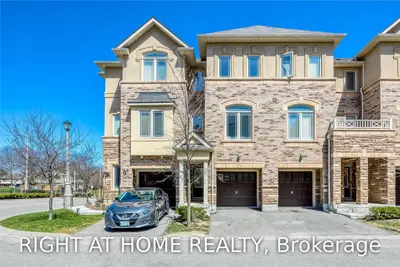 6625 Falconer Drive 3, Mississauga, ON L5N 0C7