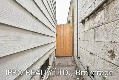 2534 St Clair Avenue W, Toronto W03, ON M6N 1L6