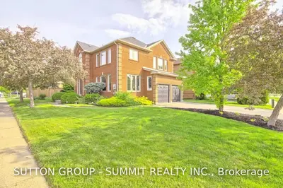2279 Grand Ravine Drive, Oakville, ON L6H 6A9