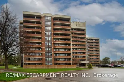 2301 Derry Road W 510, Mississauga, ON L5N 2R4