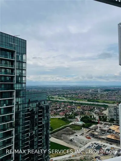 4065 Confederation Parkway 4201, Mississauga, ON L5B 0L4