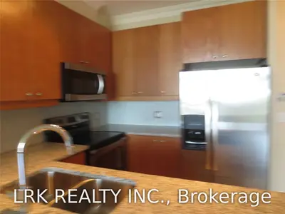 1135 Royal York Road 802, Toronto W08, ON M9A 0C3