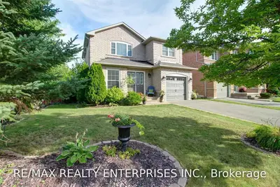 2108 Golden Orchard Trail, Oakville, ON L6M 3W8