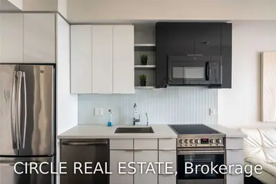 33 Shore Breeze Drive 1806, Toronto W06, ON M8V 1A1