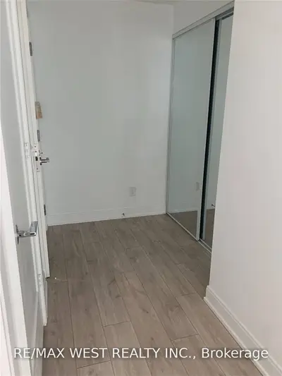70 Annie Craig Drive 2206, Toronto W06, ON M8V 0G2