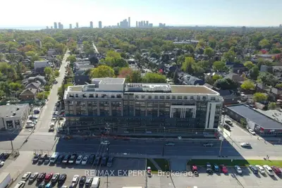 3385 Dundas Street 608, Toronto W02, ON M6S 2S2