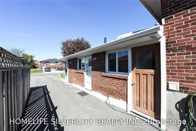 7388 Netherwood Road, Mississauga, ON L4T 2N4