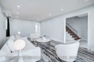 7648 Roselle Crescent, Mississauga, ON L4T 3N2