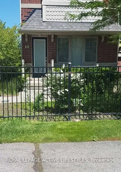 3355 Thomas Street 15, Mississauga, ON L5M 0N7