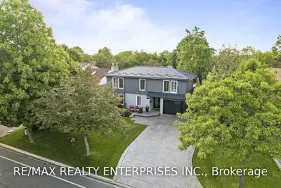 34 Kenninghall Boulevard, Mississauga, On L5n 1j4