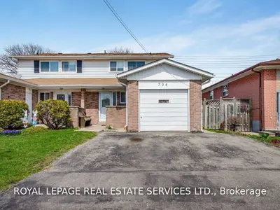704 Abana Road, Mississauga, ON L5A 1H4