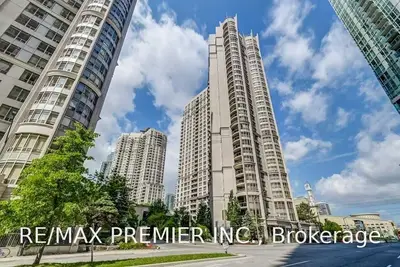3888 DUKE OF YORK Boulevard 619, Mississauga, ON L5B 4P5